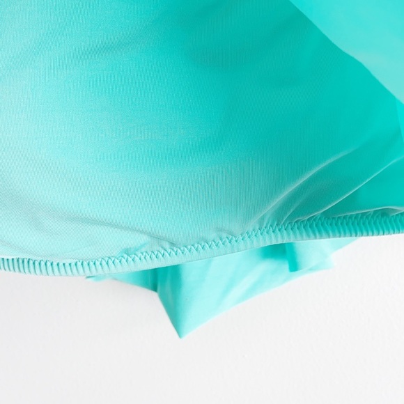 $5 $5 $5 NEW Trina Turk Bikini Ruffle Off Shoulder Swim Top Sz8 - Picture 4 of 6